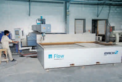 Máy cắt tia nước Flow (Mỹ)