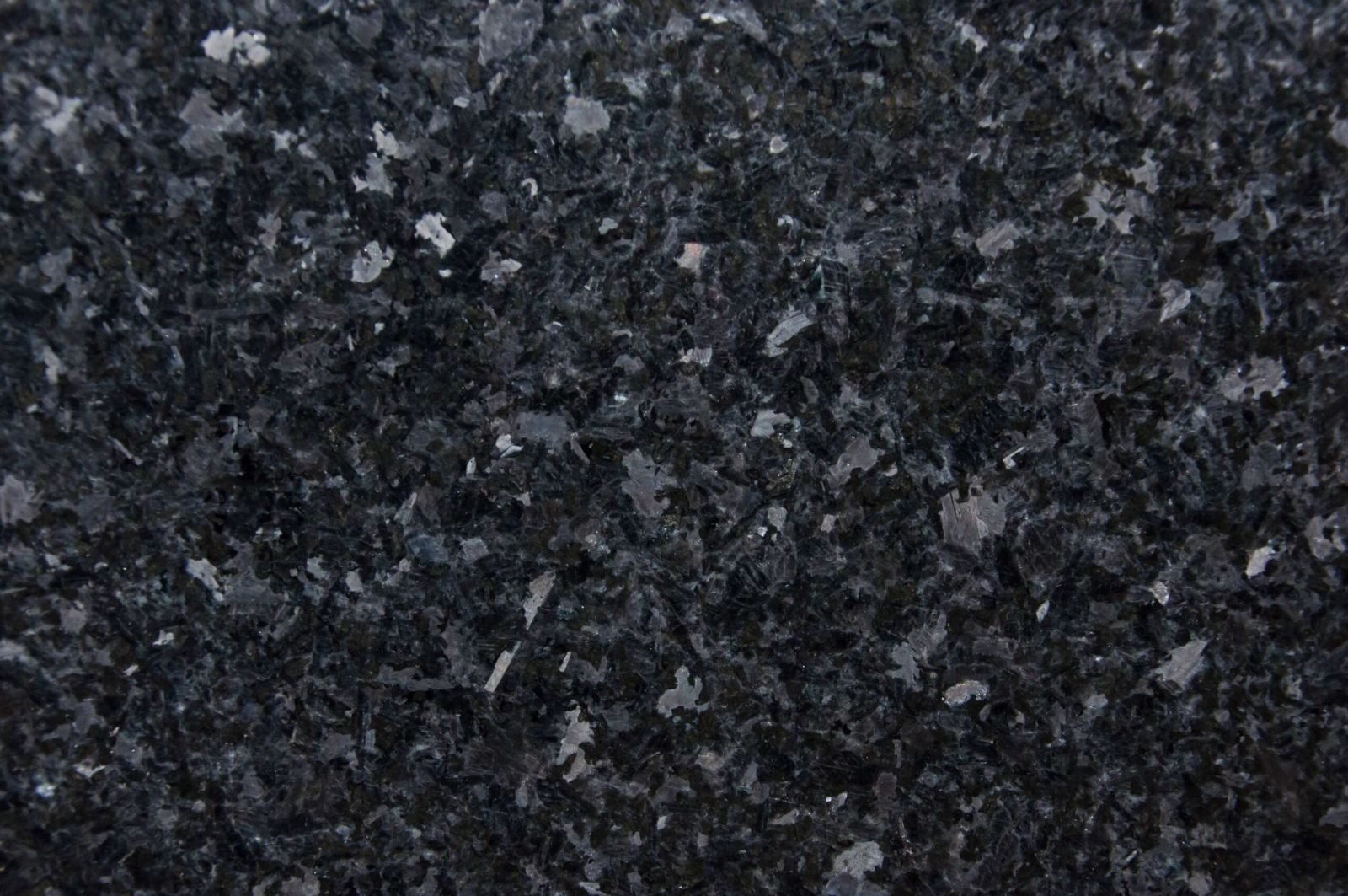 Bề mặt granite Angola Black