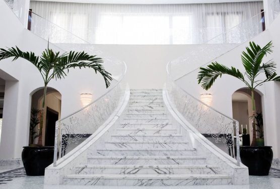 Cầu thang đôi lát marble