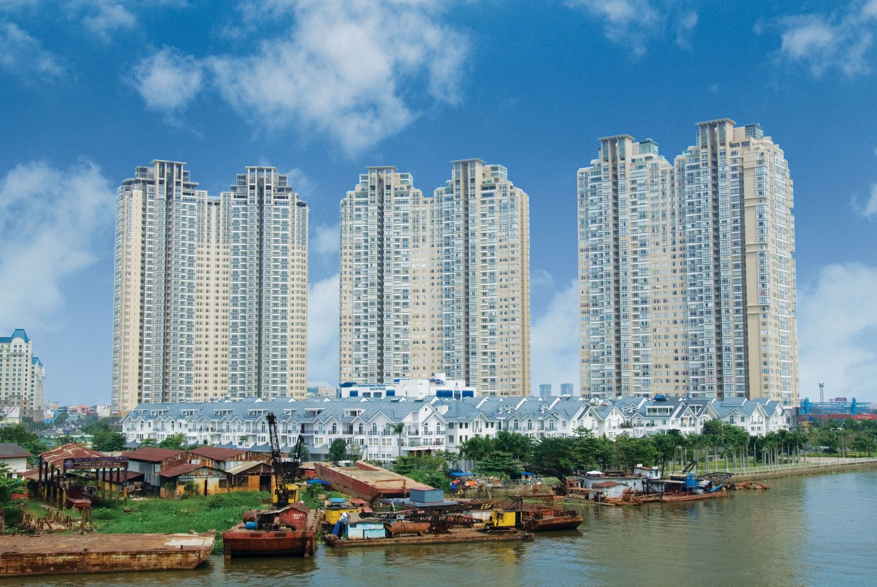 Saigon Pearl
